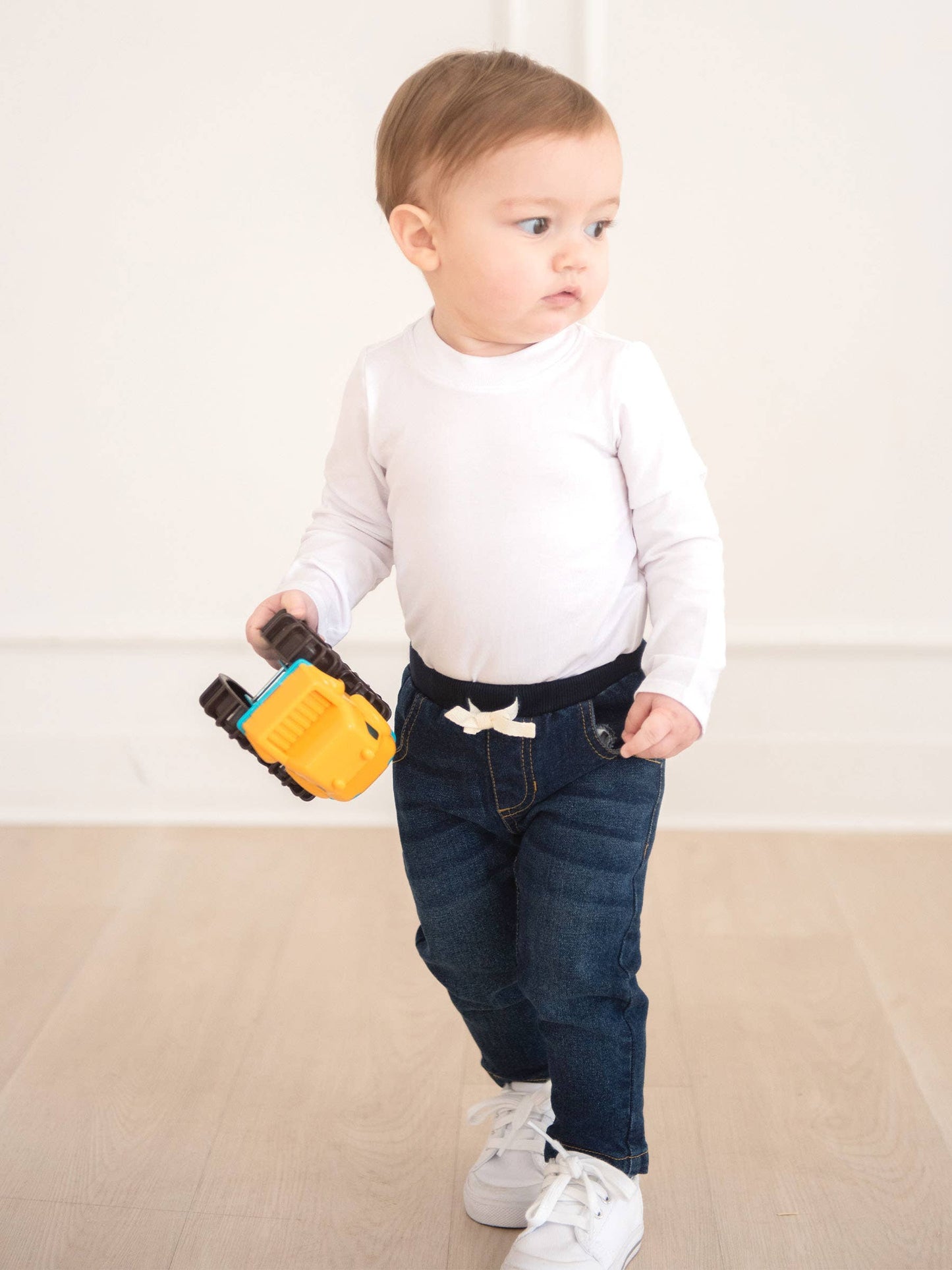 Medium Wash Stretch Denim Pull-on Jeans