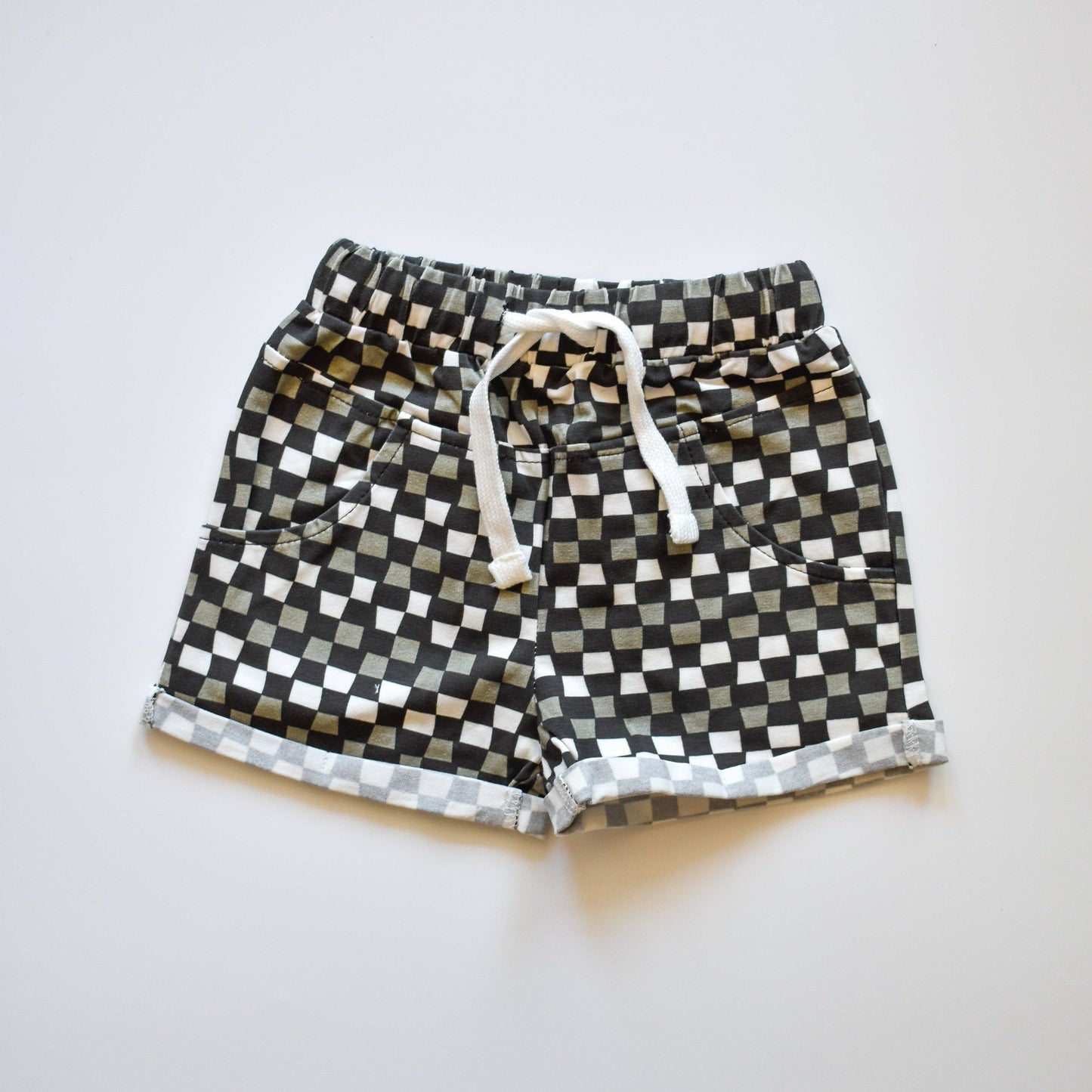 Check Shorts Black Gray