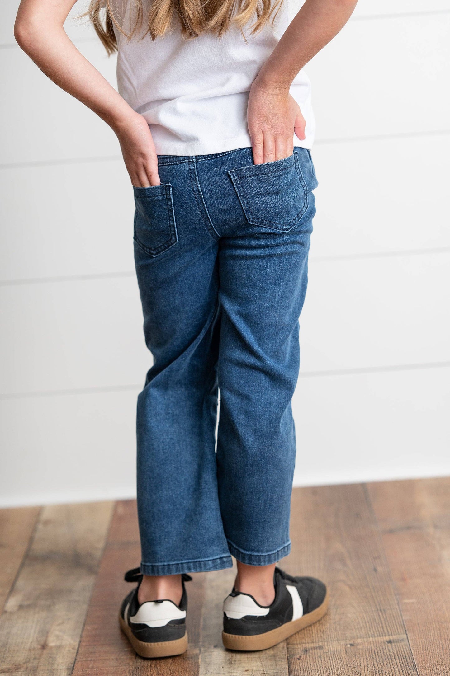 Medium Wash Barrel Jean